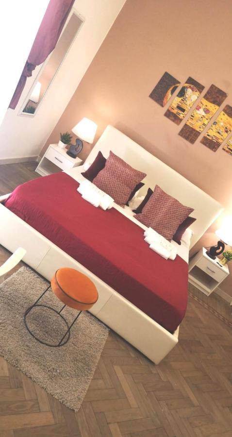 Domus Luigi Leone II Bed & Breakfast Napoli Ngoại thất bức ảnh