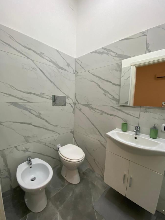 Domus Luigi Leone II Bed & Breakfast Napoli Ngoại thất bức ảnh