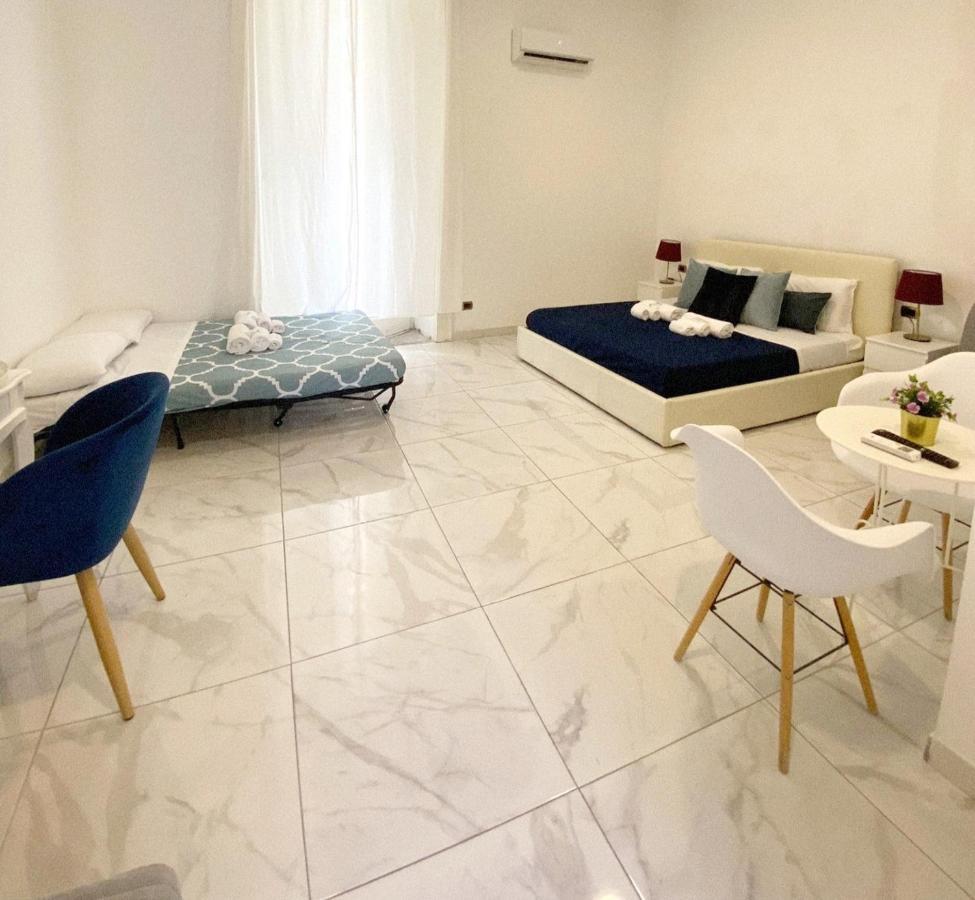 Domus Luigi Leone II Bed & Breakfast Napoli Ngoại thất bức ảnh