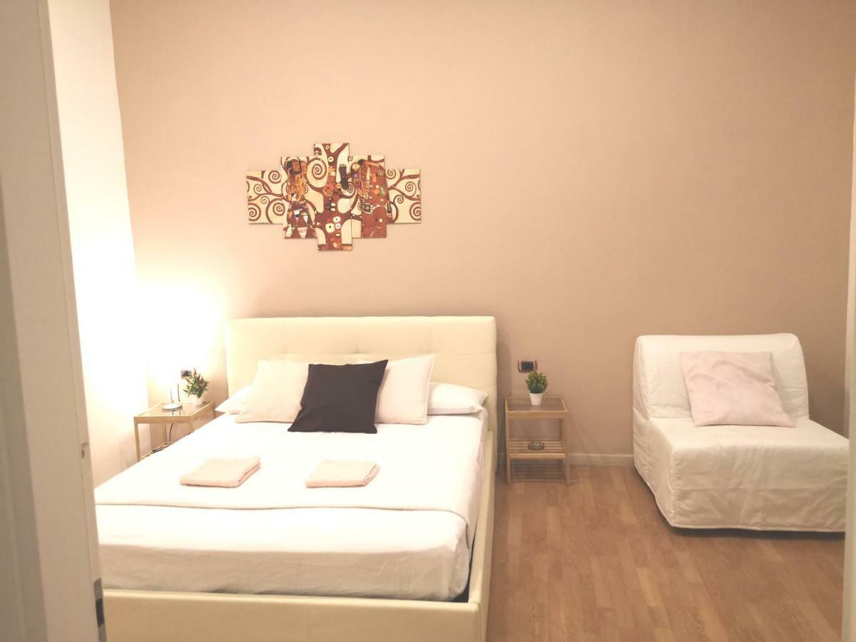 Domus Luigi Leone II Bed & Breakfast Napoli Ngoại thất bức ảnh