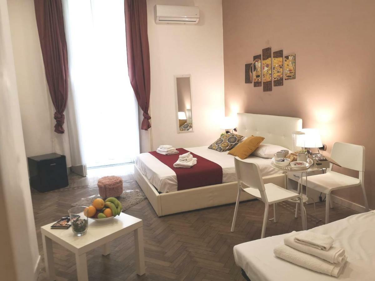 Domus Luigi Leone II Bed & Breakfast Napoli Ngoại thất bức ảnh