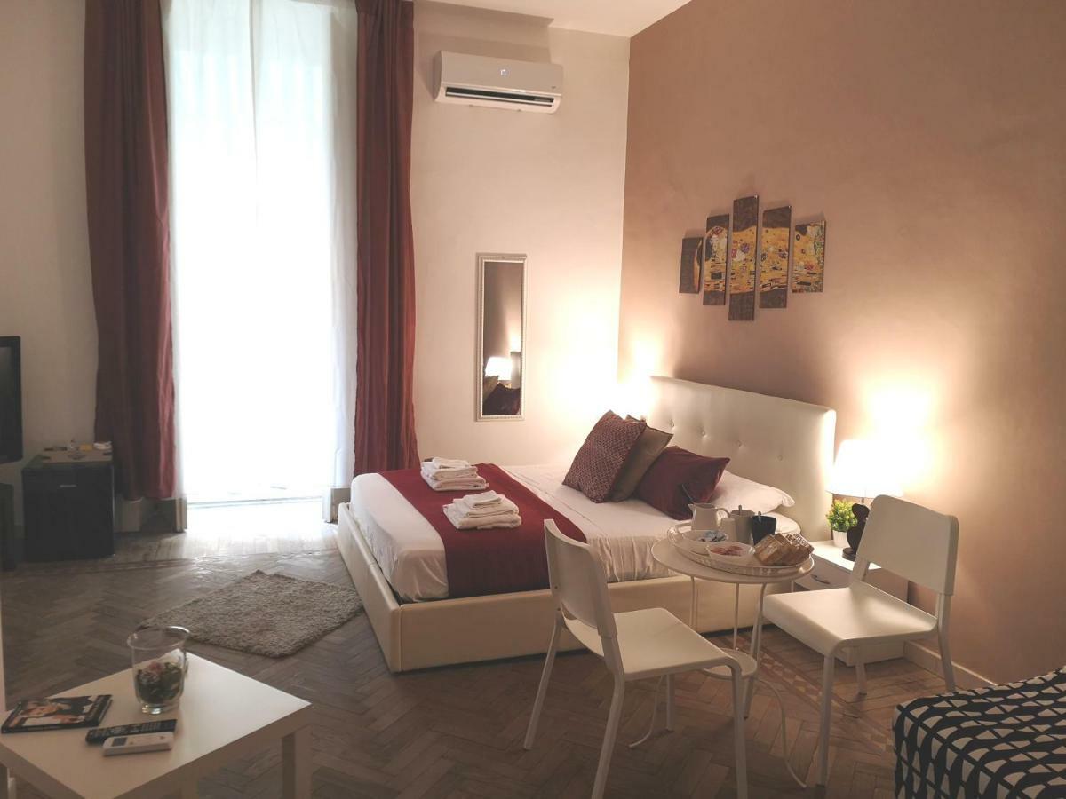 Domus Luigi Leone II Bed & Breakfast Napoli Ngoại thất bức ảnh