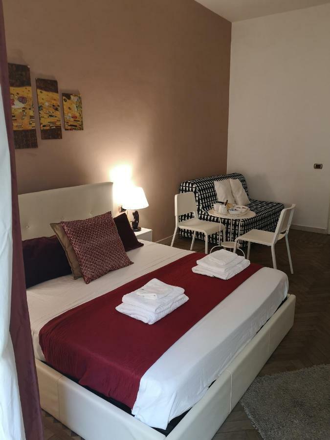 Domus Luigi Leone II Bed & Breakfast Napoli Ngoại thất bức ảnh