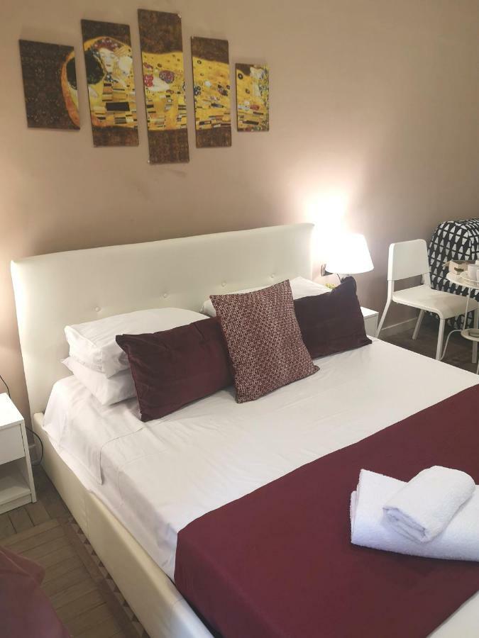 Domus Luigi Leone II Bed & Breakfast Napoli Ngoại thất bức ảnh