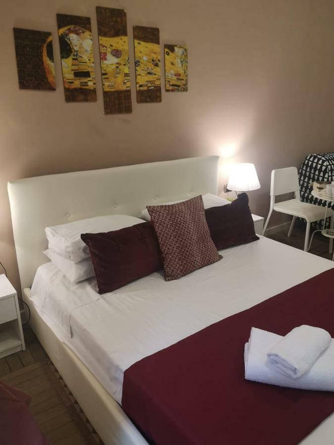 Domus Luigi Leone II Bed & Breakfast Napoli Ngoại thất bức ảnh