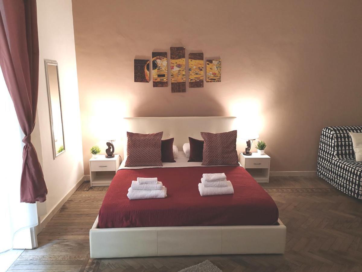 Domus Luigi Leone II Bed & Breakfast Napoli Ngoại thất bức ảnh
