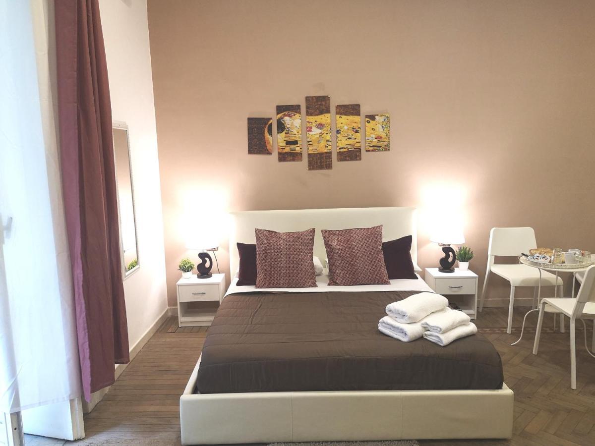 Domus Luigi Leone II Bed & Breakfast Napoli Ngoại thất bức ảnh